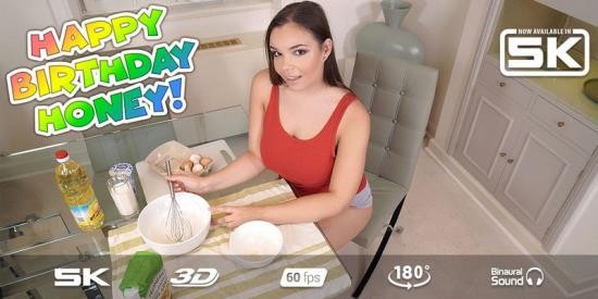 RealJamVR - Special Birthday Cake : Sofia Lee (UltraHD/4K/2160p/3.50 GB)