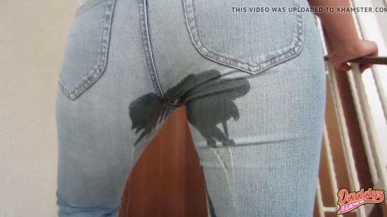 MyDirtyHobby - DaddysLuder - Step Daddys Luder - Peeing in my jeans (HD/720p/13.5 MB)