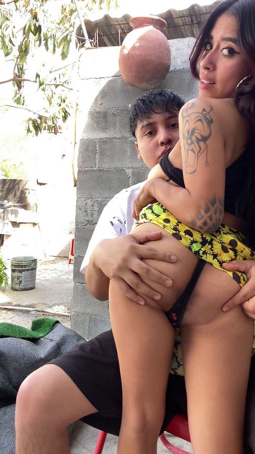 Onlyfans - Quick before Dad comes home from work Yaresita Small (SD/1920p/263 MB)