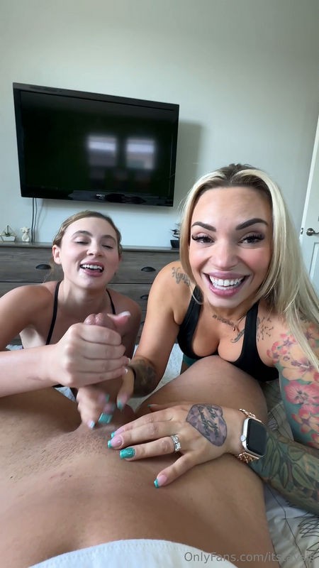 Onlyfans - Taylor Sis XO RyBaby Hardcore Threesome (SD/1920p/1.31 GB)
