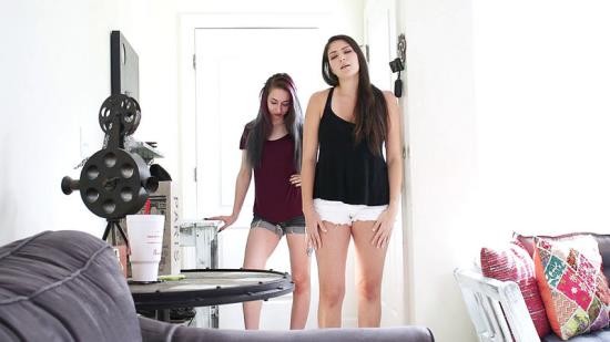 Clips4sale - House Guests (FullHD/1080p/945 MB)