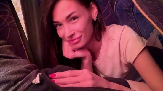 Onlyfans - Fiamurr Hot Brunette Risky Sucked In Public Bus (FullHD/1080p/169 MB)