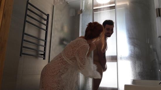 onlyfans - My Rommate Wants To Have a Shower With Me But I Fucked Her Darko Mur (FullHD/1080p/211 MB)