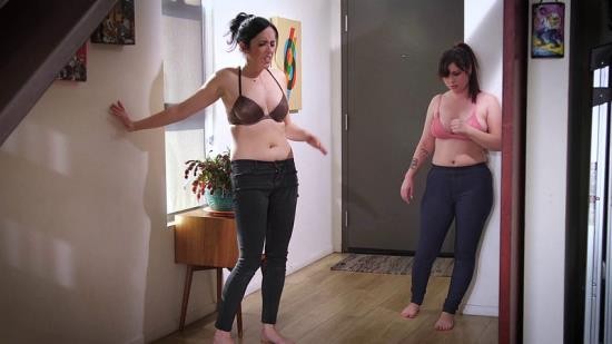 Clips4Sale - Mesmerized Dixie Gives Louise Many Surprises (FullHD/1080p/760 MB)