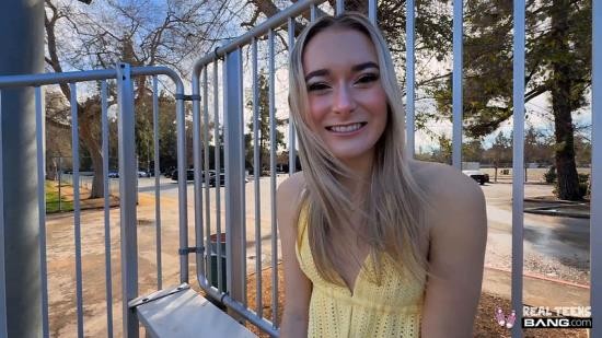 Bang! Real Teens/Bang! Originals/Bang - Thea Summers Kinky Blonde Thea Summers Fucks In Public, Gets A Creampie (FullHD/1080p/2.05 GB)