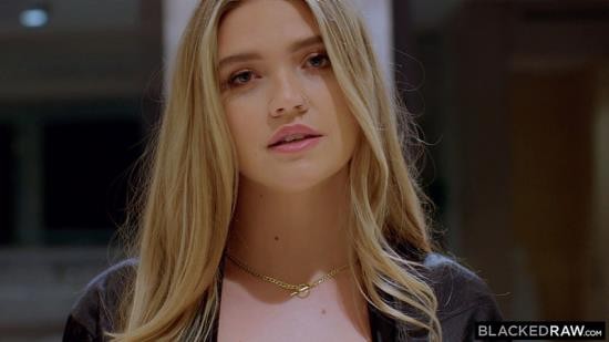 BlackedRaw - Angie Faith  Stacked Blonde Angie Takes Every Inch Of His BBC (HD/720p/2.09 GB)