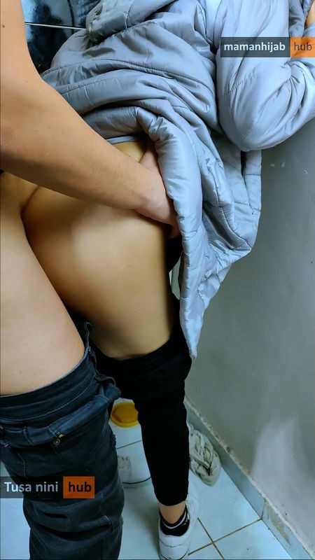 Onlyfans - Amateur Public Sex Afghanistan Mamanhijab (SD/1920p/101 MB)