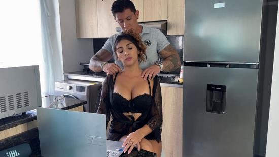 Onlyfans - Taboo Horny MILF Lets Her Stepson Fuck Her In The Kitchen Summer Steph (FullHD/1080p/403 MB)
