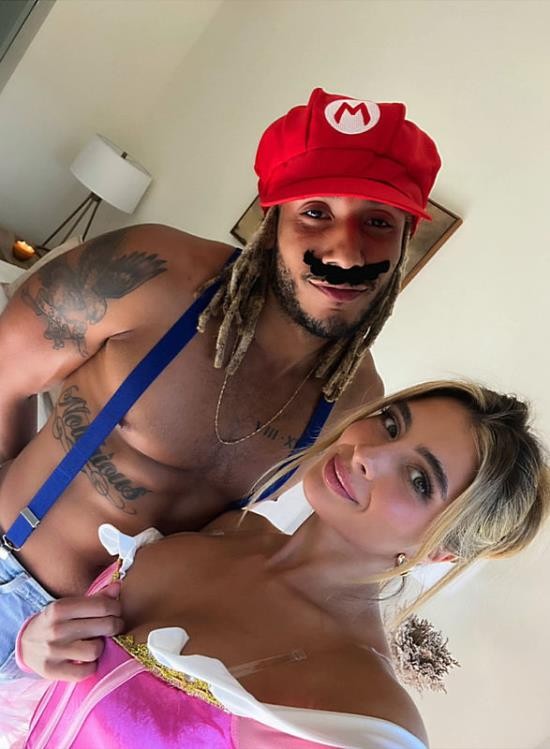 Onlyfans - Giant BBC Fucking My Big Ass And Giving Me Huge Facial Tru Kait (FullHD/1080p/245 MB)