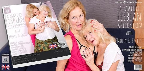 Mature.nl/Mature.eu - Emily Jane 64 EU Molly Maracas 55 EU A Mature Lesbian Afternoon (FullHD/1080p/1.73 GB)