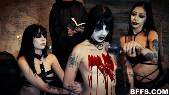 TeamSkeet/BFFS - Charlotte Sartre, Harlowe Blue, Leda Elizabeth  Dark Ritual Dick (FullHD/1080p/3.24 GB)