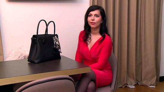 JacquieEtMichelTV/Indecentes-Voisines - Jennifer se lance dans le X (FullHD/1080p/947 MB)