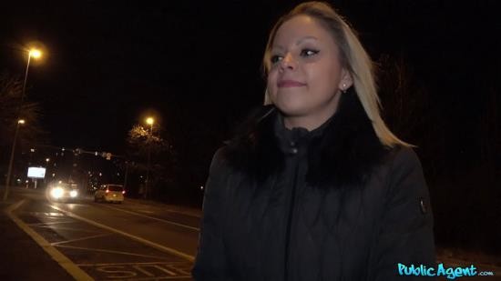 PublicAgent/FakeHub - Lili Parker : Sexy ass hunting on the streets (FullHD/1080p/1.38 GB)