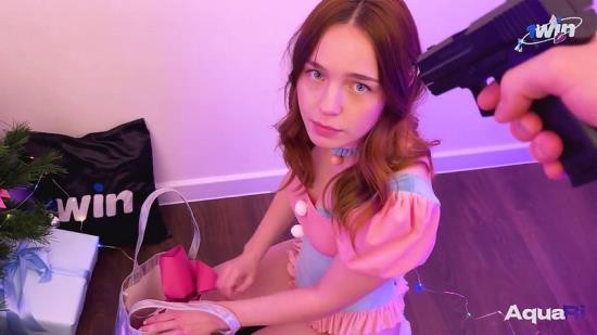 Onlyfans - Aqua Ri The New Year s Elf Got Into The House Of a Ba (FullHD/1080p/337 MB)