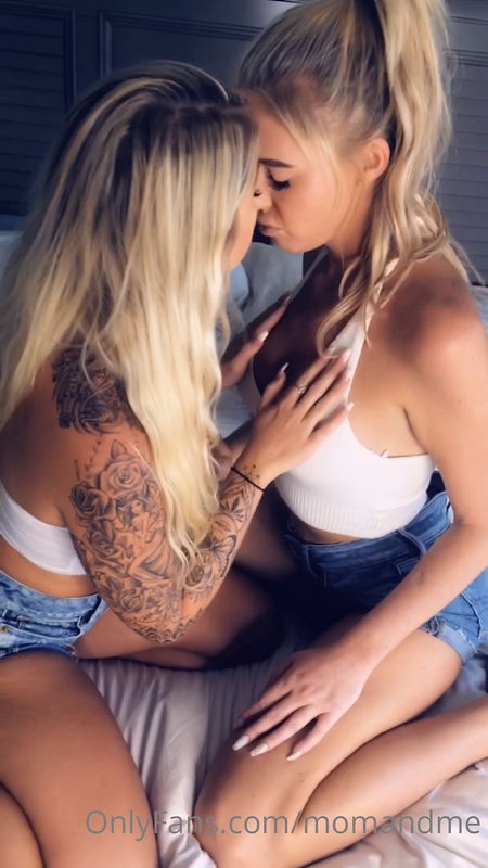 Onlyfans - Momandme  Karley Stokes  Ellehotmilf  57 (SD/1920p/208 MB)