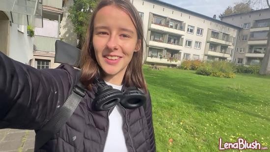 Onlyfans - OMG HUGE CUCUMBER Destroys Teen Pussy Lena05 (FullHD/1080p/258 MB)