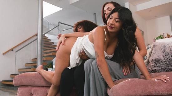 GirlsWay/AdultTime - Freya Parker, Avery Jane, Cami Strella  : Straight Seduction Therapy (FullHD/1080p/805 MB)