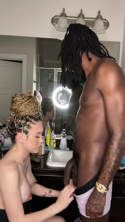 Onlyfans - Snowbunny Sucking a BBC Talktomenasty69 (SD/1920p/215 MB)