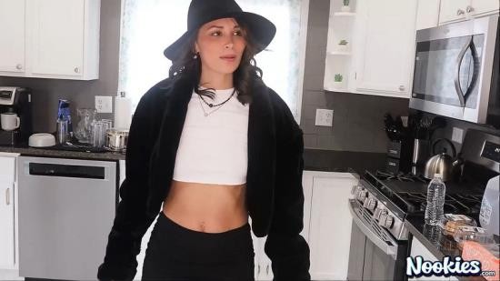 Nookies - Ari Parker  : So you Want to be in Porn? (FullHD/1080p/705 MB)