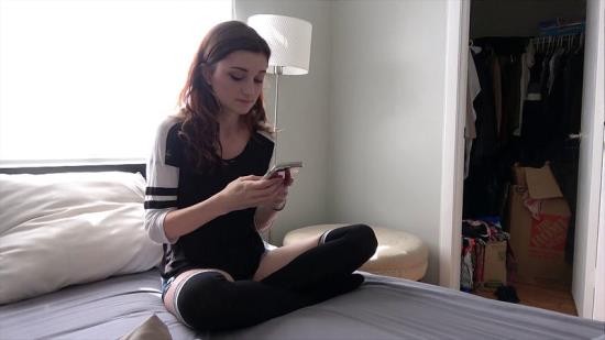 Onlyfans - Familymanipulation Hailey Little  Whats My Big Brothers Cock Size (FullHD/1080p/648 MB)