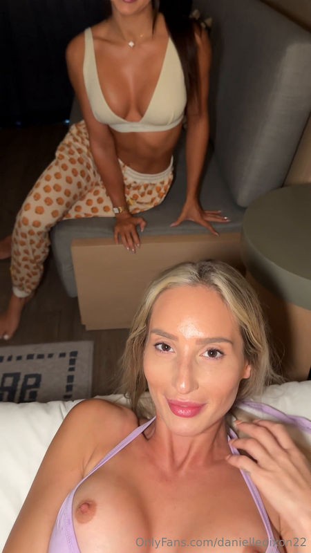 Onlyfans - Danielle Dixon Danielledixon22 (SD/1920p/938 MB)