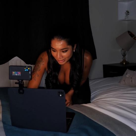Onlyfans - YASMINA KHAN EXPERIENCES HER FIRST GOLDEN SHOWER  FREAKY T DEGRADED ME Yasmina Khan (FullHD/1080p/198 MB)