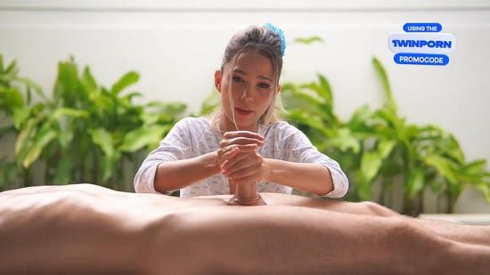 Onlyfans - A Small Asian Woman Massages a Big Penis Lil Karina (FullHD/1080p/395 MB)
