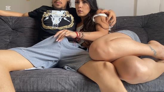 Onlyfans - Latina Stepmom Surprises Me While i m Watching a Movie  SPANISH PORN Chia369 (FullHD/1080p/368 MB)