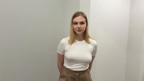 Onlyfans - MY NEW UPSTAIRS NEIGHBOR TURNED OUT TO BE a WHORE AND SPREAD HER LEGS IN THE HALLWAY  PUBLIC SEX Arisha Mills (FullHD/1080p/551 MB)
