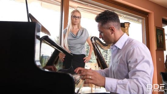 HouseOfTaboo/DDFNetwork - Mugur, Florane Russell Dildo, Dick Double Penetration (FullHD/1080p/1.53 GB)