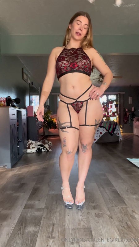Onlyfans - Queen D Queen Egirl27 (SD/1920p/696 MB)