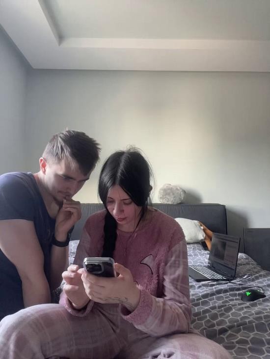Onlyfans - Homemade Fregidaaa Plaid Top Creampie (SD/1280p/1.11 GB)