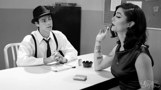 TransAngels - Domino Presley The Detective, The Dame (HD/720p/721 MB)
