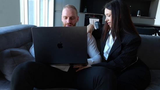 Onlyfans - Married Boss Fucks Hard And Cheats On His Wife With His Hot Secretary Dress Off (FullHD/1080p/970 MB)